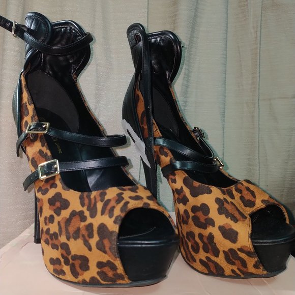 Leopard 4" heels - Size 10 - Picture 4 of 4